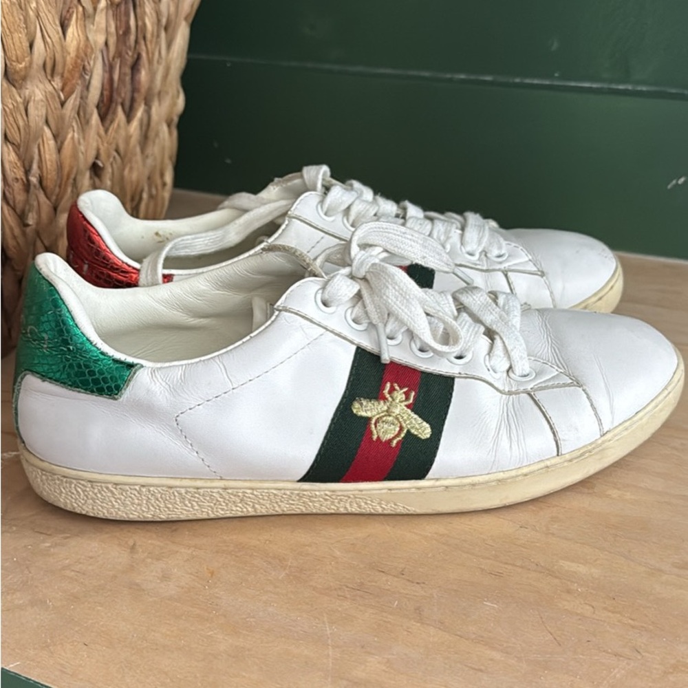 GUCCI Sneakers with Green and Red Stripe